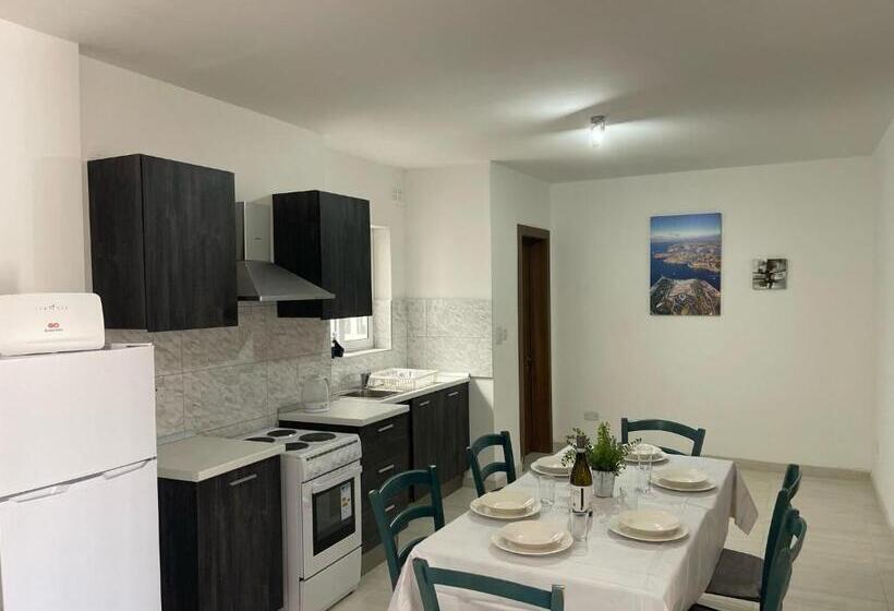 פנסיון Coral Cove Comfort Room 2