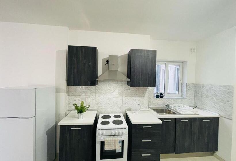 פנסיון Coral Cove Comfort Room 2