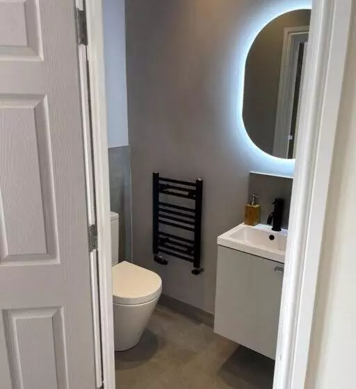 Majatalo Luxury Kingsize Room In London