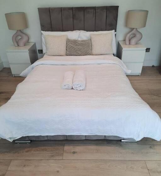 פנסיון Luxury Kingsize Room In London