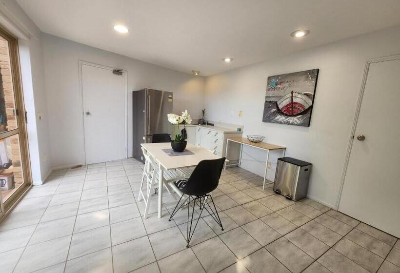 ペンション Self Contained Guesthouse For 7ppl, W Pool