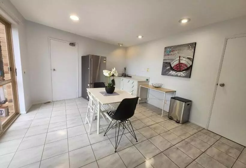 ペンション Self Contained Guesthouse For 7ppl, W Pool