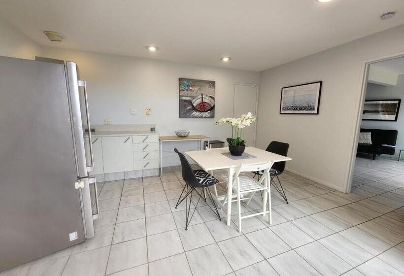 ペンション Self Contained Guesthouse For 7ppl, W Pool