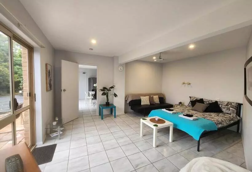 ペンション Self Contained Guesthouse For 7ppl, W Pool