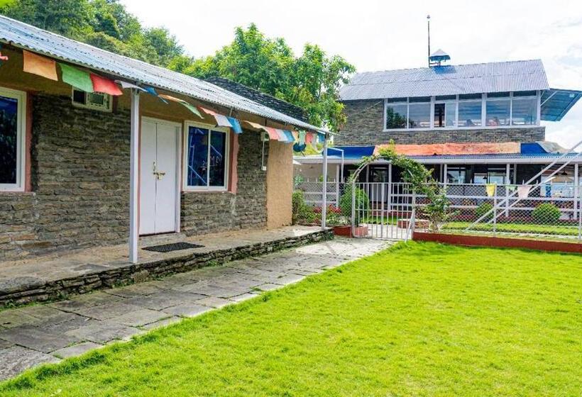 14 Miles Hotel And Restaurant