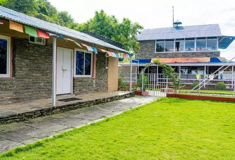 14 Miles Hotel And Restaurant