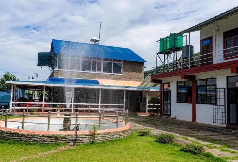 14 Miles Hotel And Restaurant