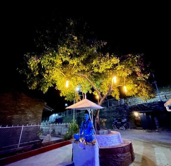 14 Miles Hotel And Restaurant