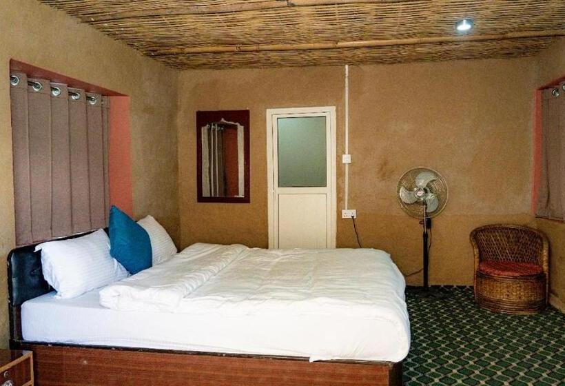 14 Miles Hotel And Restaurant