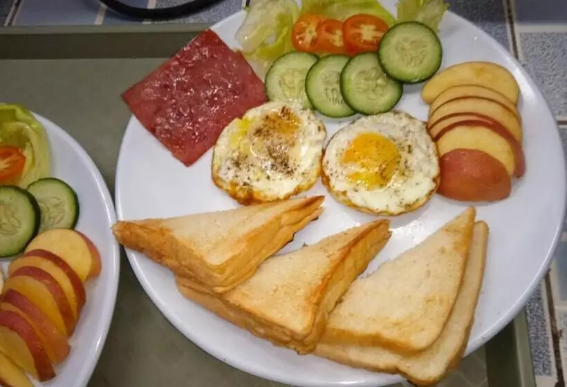 Aamiaismajoitus (B&B) Affordable Bedspacer Good For 8 With Breakfast