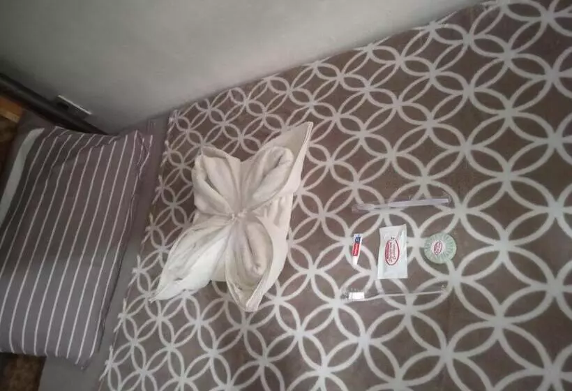 Aamiaismajoitus (B&B) Affordable Bedspacer Good For 8 With Breakfast