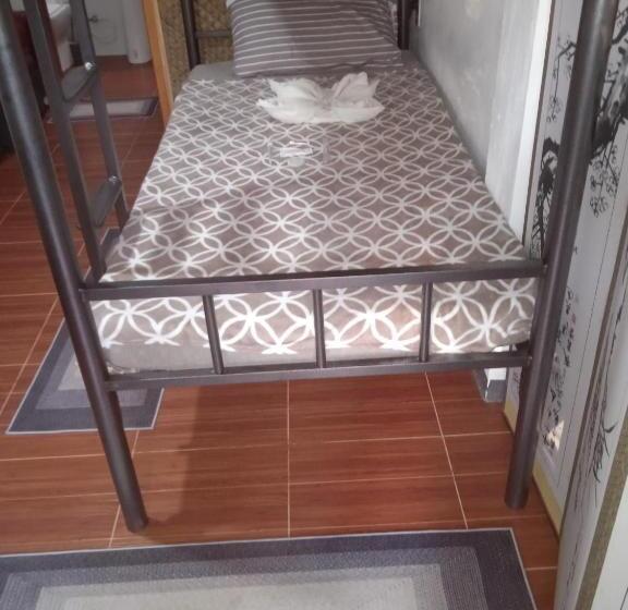 צימר Affordable Bedspacer Good For 8 With Breakfast