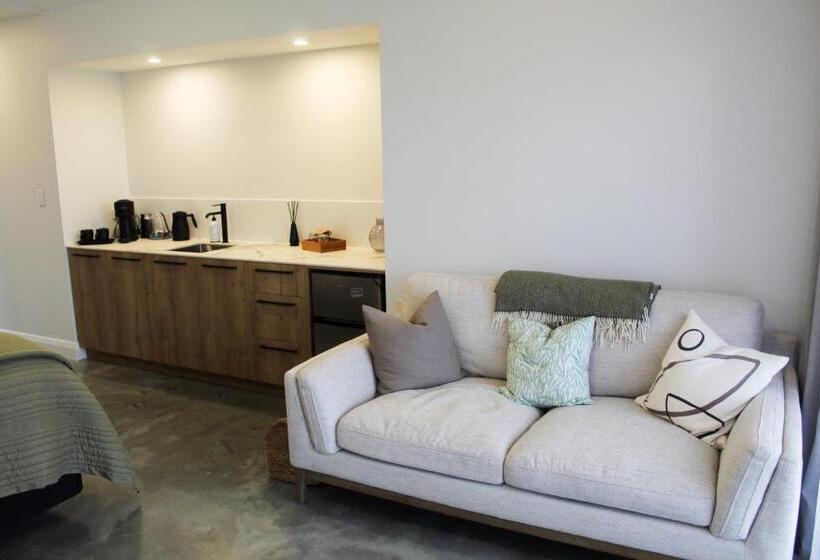 ベッドアンドブレックファースト Ahuru House