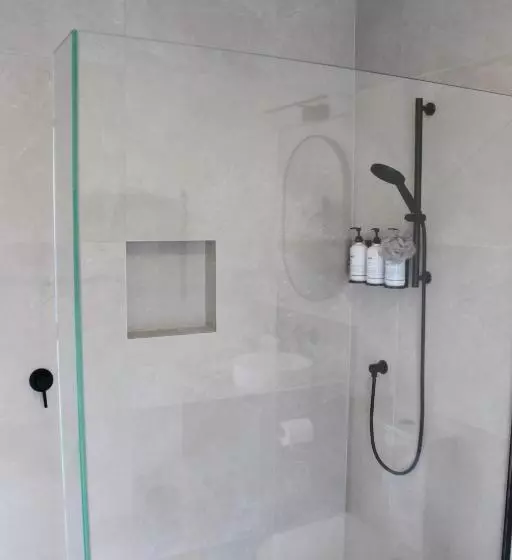 Aamiaismajoitus (B&B) Ahuru House