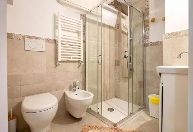 تختخواب و صبحانه La Pietra Del Duca