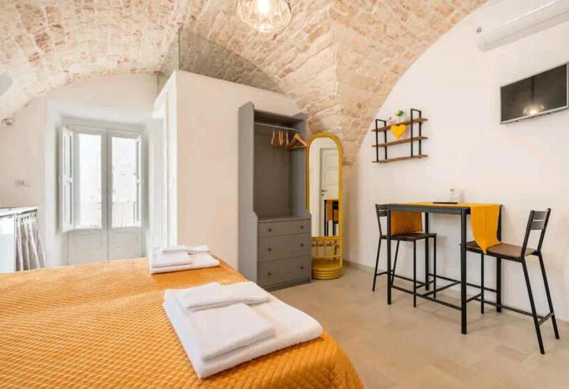 تختخواب و صبحانه La Pietra Del Duca