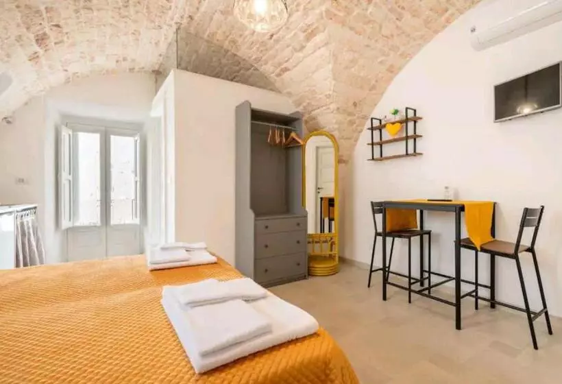 تختخواب و صبحانه La Pietra Del Duca