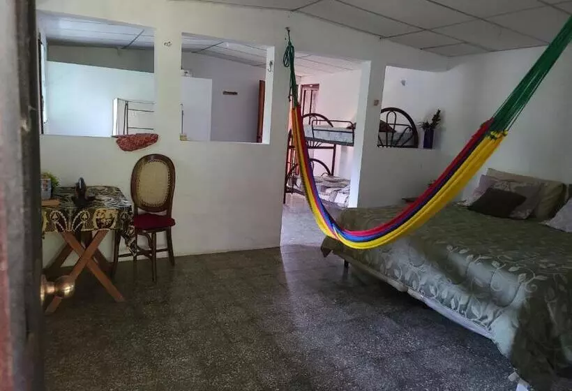 هتل Alicia S Healing And Relaxing House