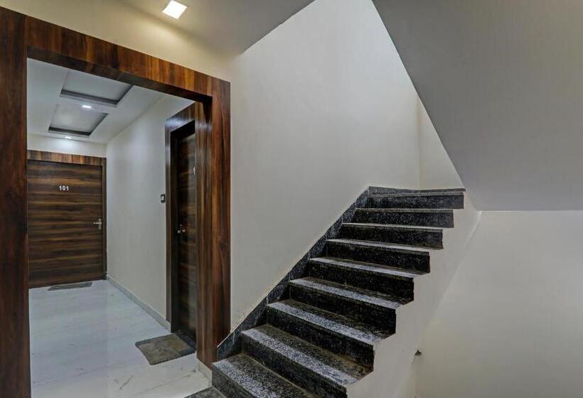 בית מלון כפרי Collection O Mitra Inn