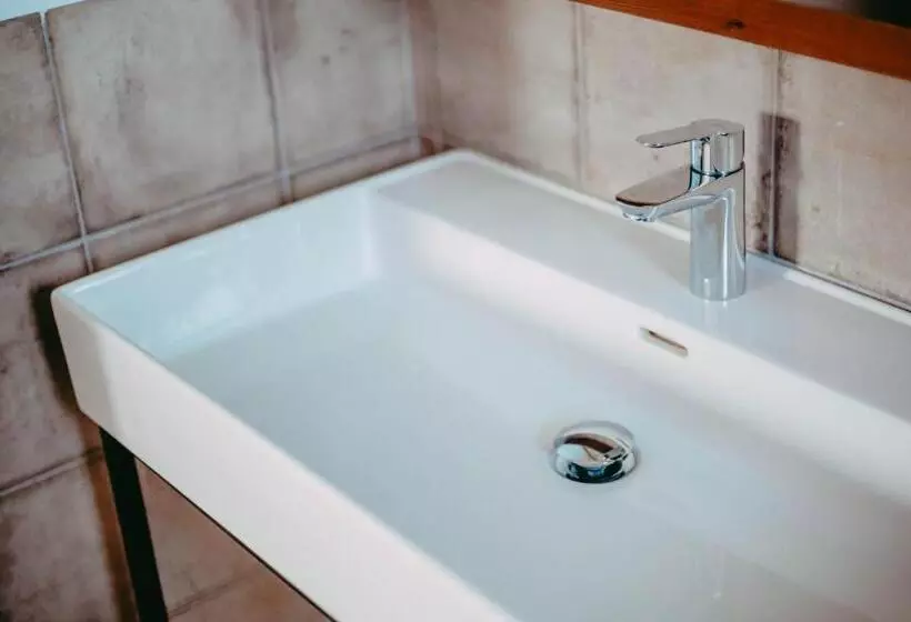 Hotelli Hostal Restaurant Mussons Vins