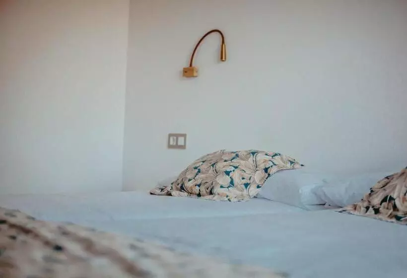 Hotelli Hostal Restaurant Mussons Vins