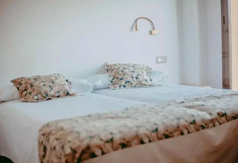 Hotelli Hostal Restaurant Mussons Vins