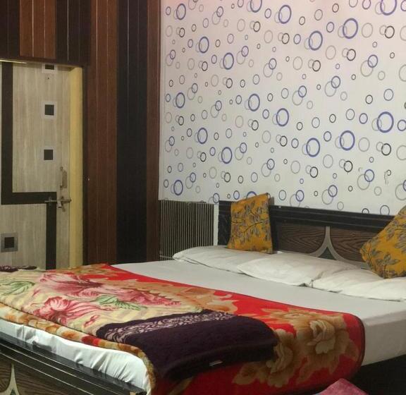 בית מלון כפרי Neelam