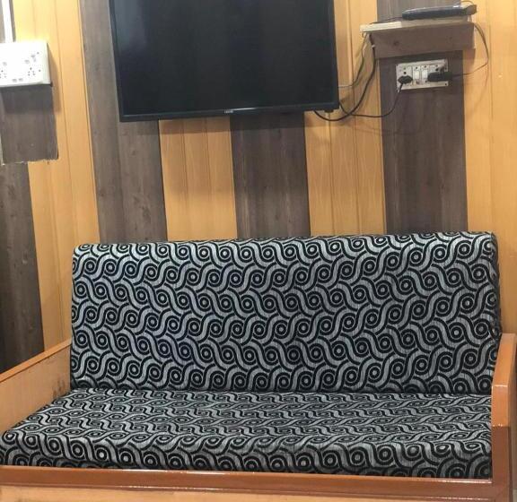 בית מלון כפרי Neelam