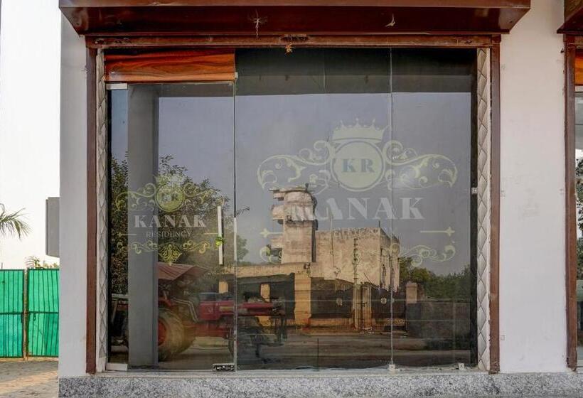 בית מלון כפרי Oyo Kanak Residency