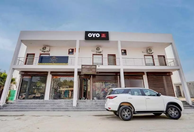 ホテル Oyo Kanak Residency