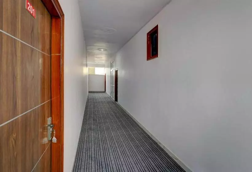 ホテル Oyo Kanak Residency