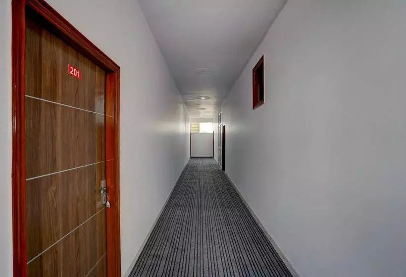 ホテル Oyo Kanak Residency