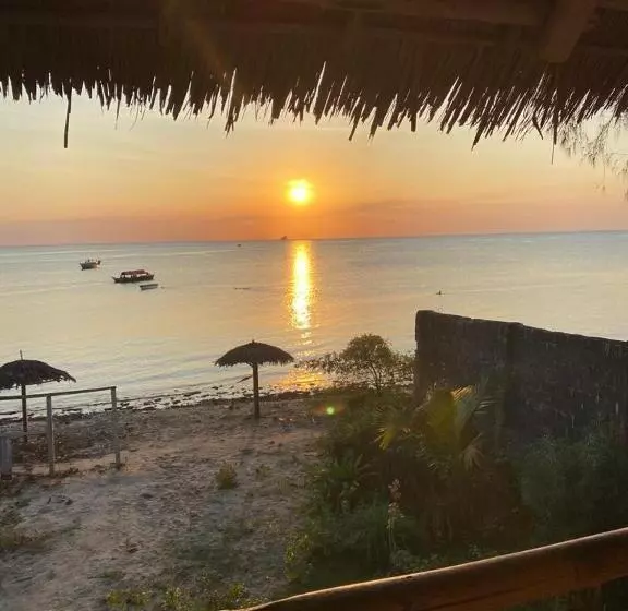 Hotelli The Rock Ocean View