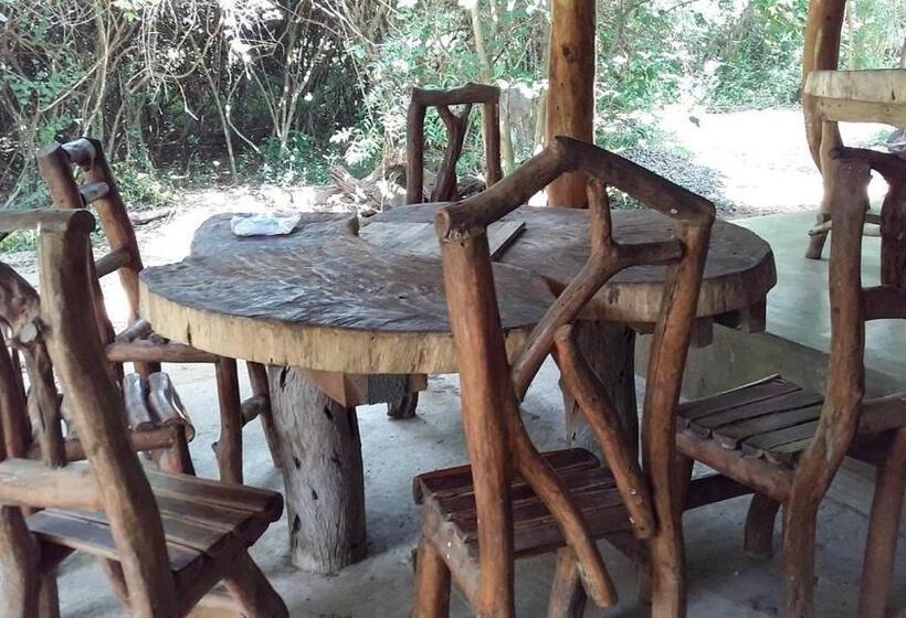 Hotel Thimbiriwewa Eco Resort Wilpattu