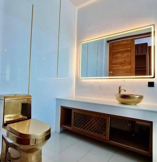 Hotel Villa Aokhanom Beachfront