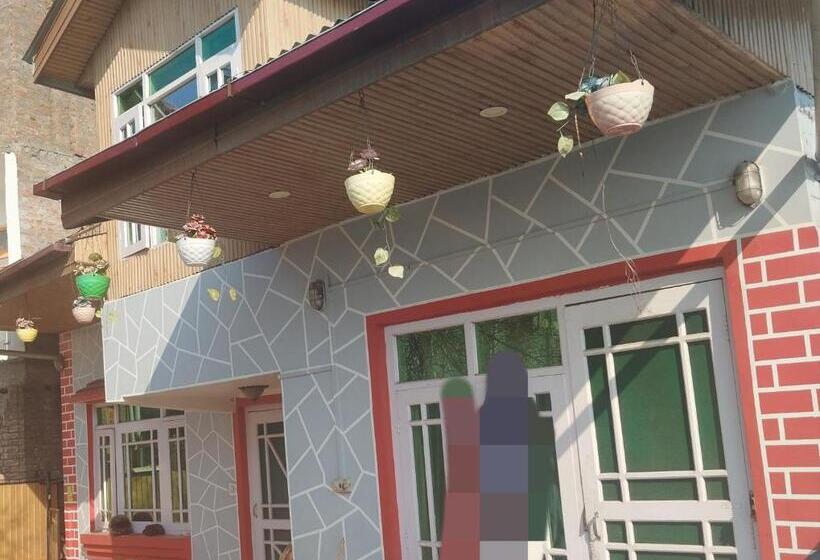 ペンション Foziya Guest House