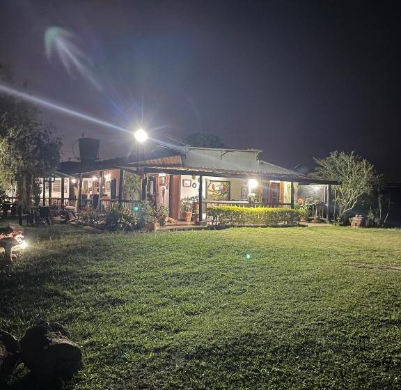 پانسیون Hostal Greenlandomesa