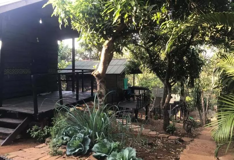 پانسیون New Happy Elephant Bungalows