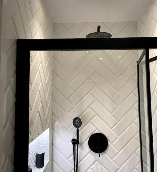 Pensionat Private Access Double Ensuite Room   Ground Floor