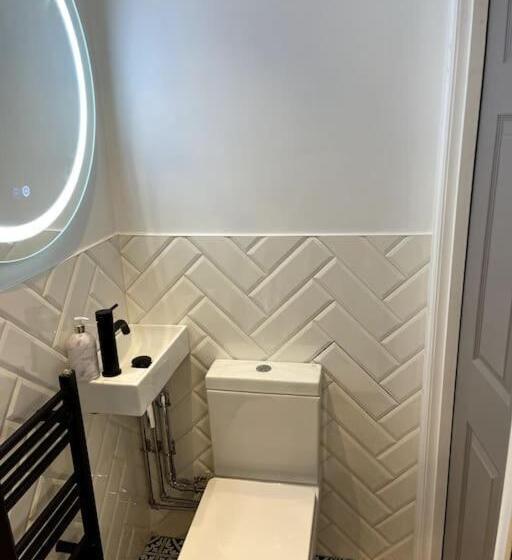 Pensionat Private Access Double Ensuite Room   Ground Floor