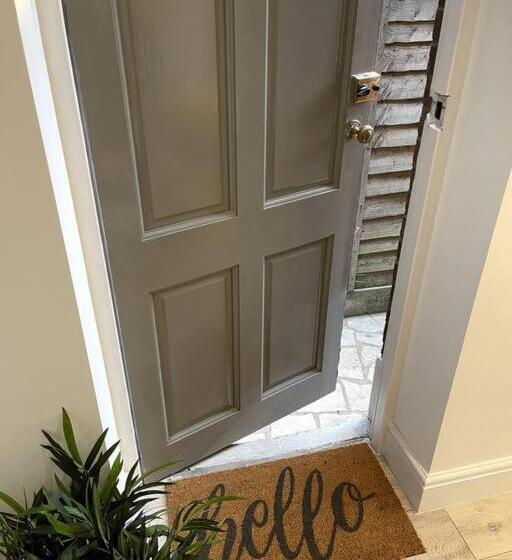 Pensionat Private Access Double Ensuite Room   Ground Floor