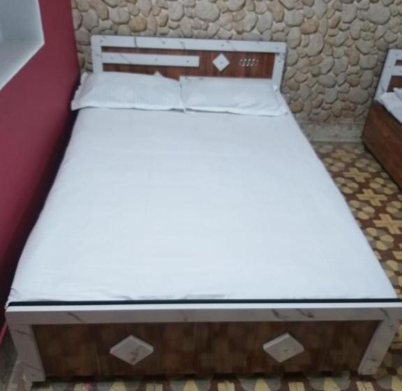 پانسیون Shree Gajanan Guest House