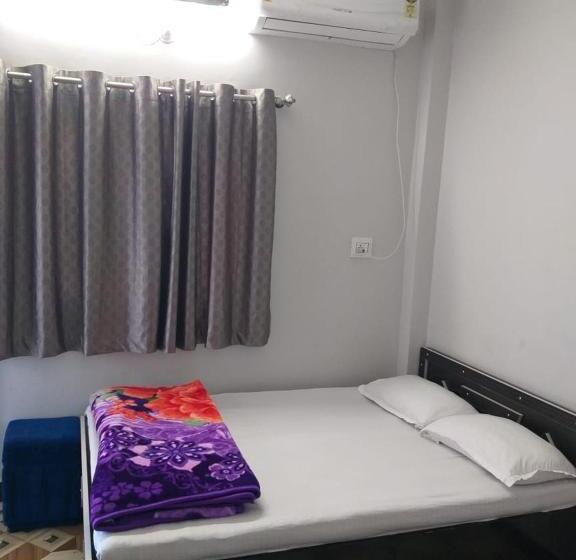 پانسیون Shree Gajanan Guest House