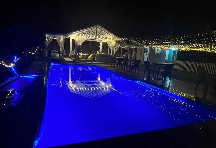 Hotelli Blue Lagoon Villa Pasighat