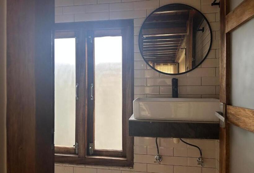 בית מלון כפרי Blue Lagoon Villa Pasighat