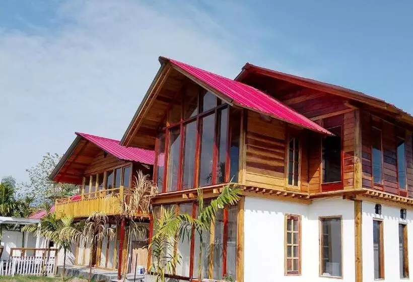 Hotelli Blue Lagoon Villa Pasighat
