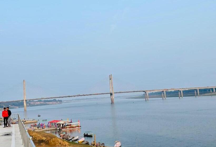 Отель Holidayy Inn