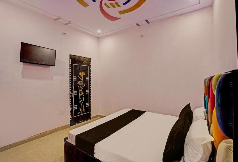 ホテル Oyo The Grand View