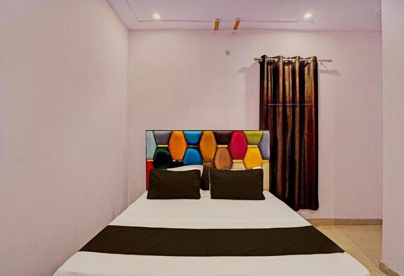 ホテル Oyo The Grand View