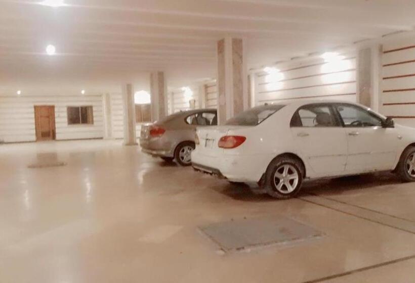 هتل The Lavish Inn